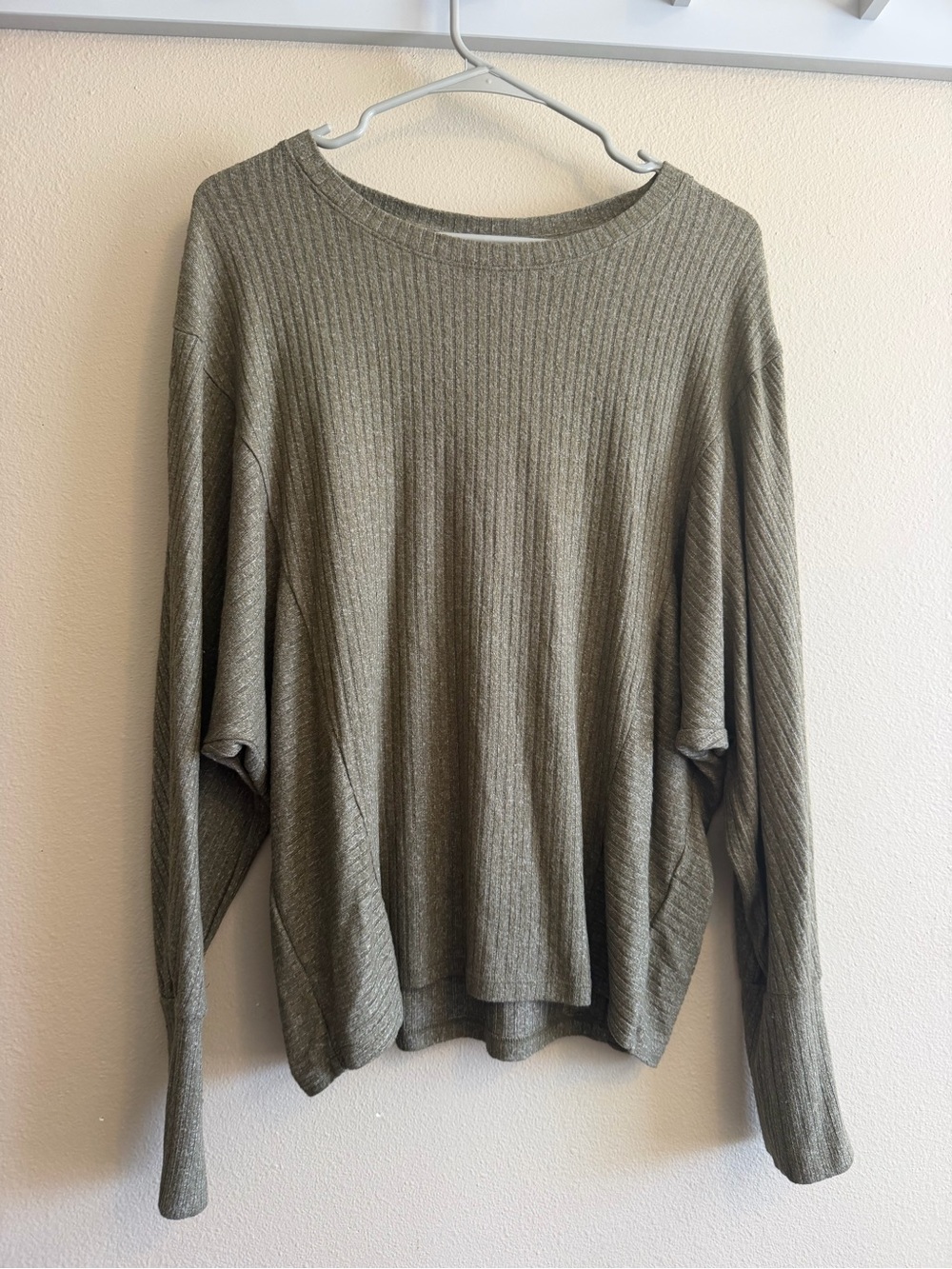 Simply Vera Vera Wang Olive Ribbed Crewneck Sweater